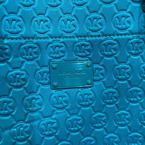MICHAEL KORS Monogram Turquoise Jet Set Tote - Picture 5 of 9